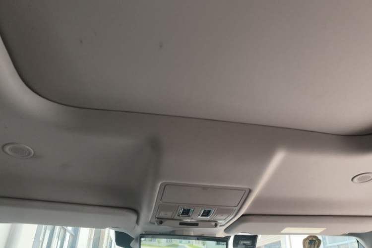 Used Land Rover Defender 2020 110 P400 SE Headliner