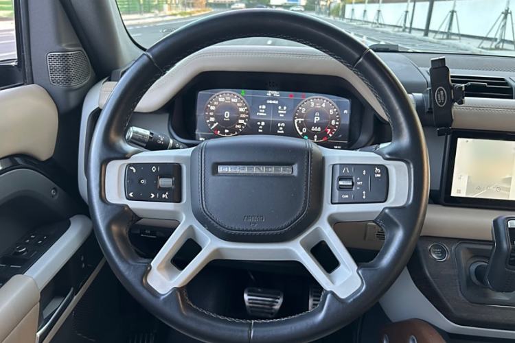 Used Land Rover Defender 2020 110 P400 HSE Interior 2