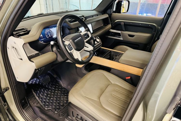 Used Land Rover Defender 2020 110 P400 SE Interior 4