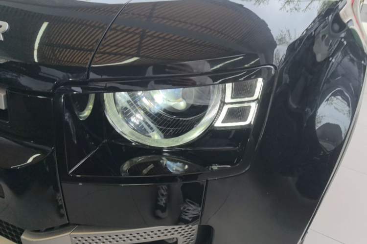 Used Land Rover Defender 2020 110 P400 SE Left Front Headlight