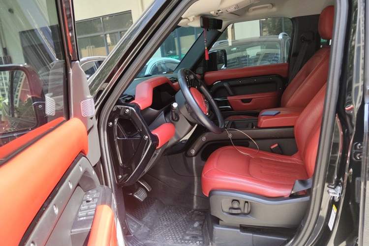 Used Land Rover Defender 2020 110 P400 SE Left Front Seat