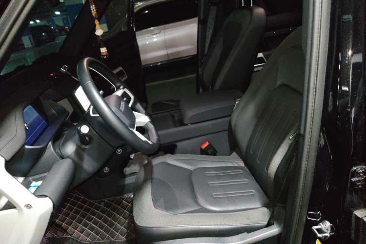 Used Land Rover Defender 2020 110 P400 Dark Special Edition Left Front Seat