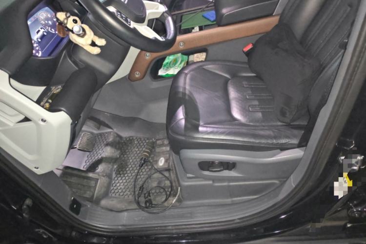 Used Land Rover Defender 2020 110 P400 Dark Special Edition Left Front Seat
