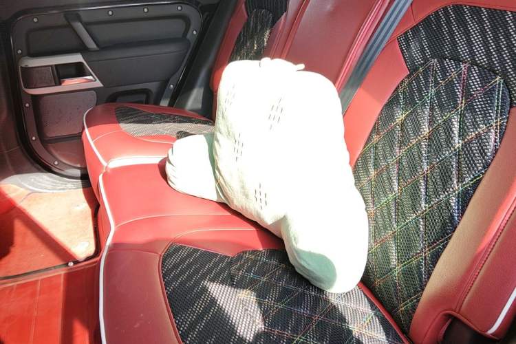 Used Land Rover Defender 2020 110 P400 SE Left Rear Seat