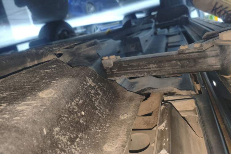 Used Land Rover Defender 2020 110 P400 HSE Left Side Sill