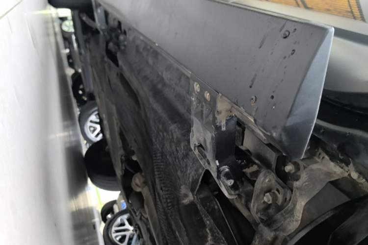 Used Land Rover Defender 2020 110 P400 SE Left Side Sill