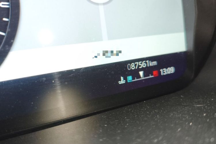 Used Land Rover Defender 2020 110 P400 SE Odometer Close Up
