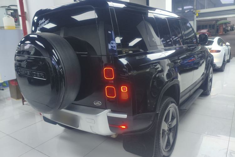 Used Land Rover Defender 2020 110 P400 HSE Rear Right 45 Deg