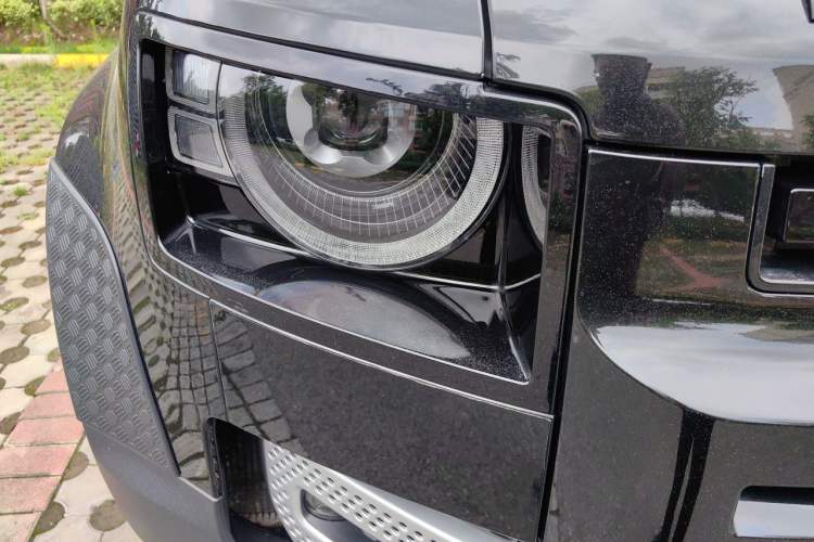 Used Land Rover Defender 2020 110 P400 Dark Special Edition Right Front Headlight