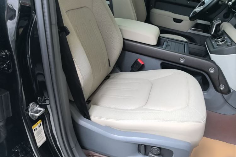 Used Land Rover Defender 2020 110 P400 SE Right Front Seat