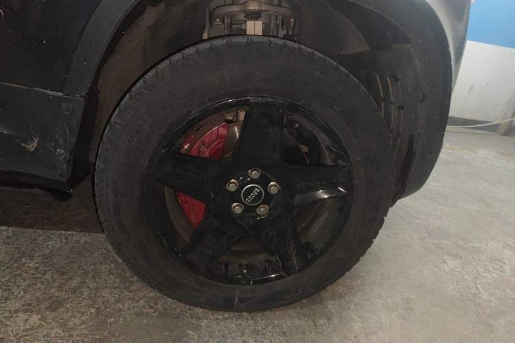 Used Land Rover Defender 2020 110 P400 HSE Right Front Wheel Hub