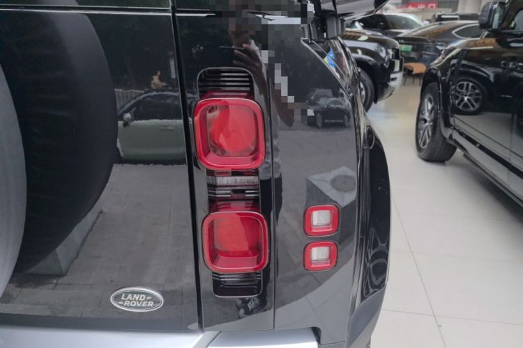 Used Land Rover Defender 2020 110 P400 SE Right Rear Taillight