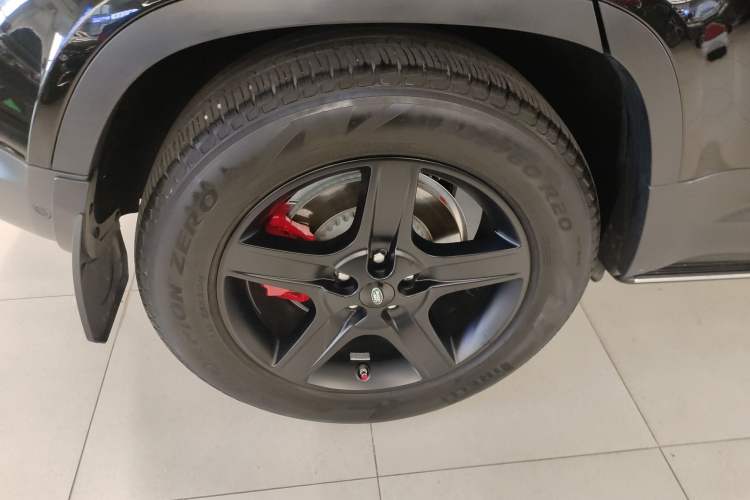 Used Land Rover Defender 2020 110 P400 HSE Right Rear Wheel Hub