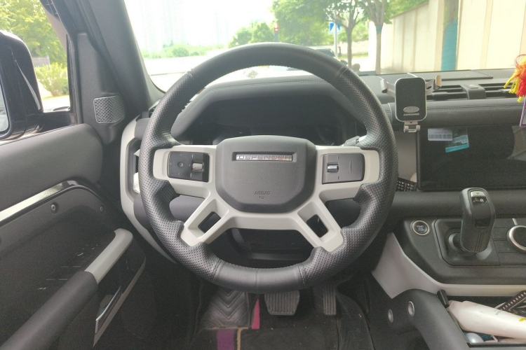 Used Land Rover Defender 2020 110 P400 SE Steering Wheel