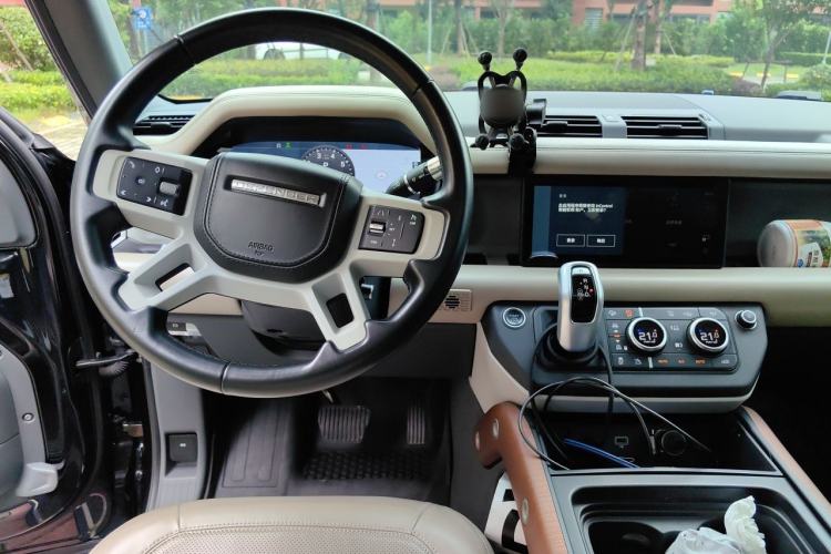 Used Land Rover Defender 2020 110 P400 Dark Special Edition Steering Wheel