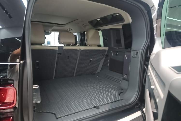 Used Land Rover Defender 2020 110 P400 Dark Special Edition Trunk