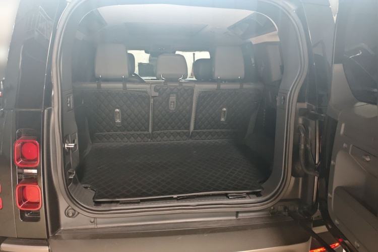 Used Land Rover Defender  Trunk