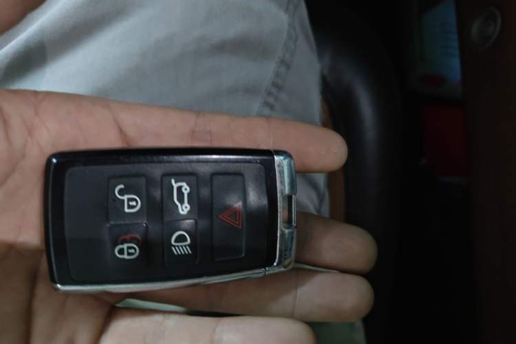 Used Land Rover Defender 2020 110 P400 X Vehicle Key