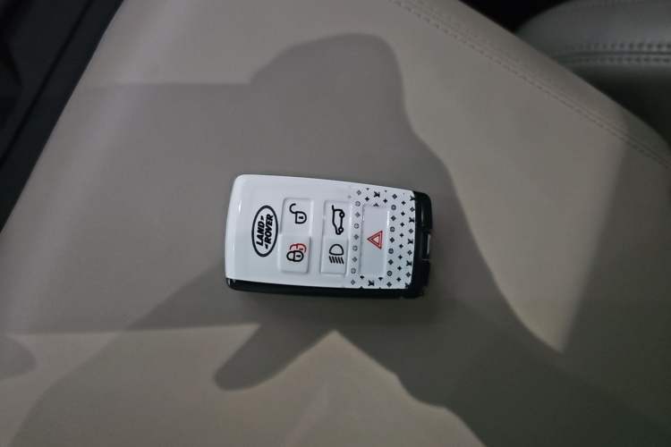 Used Land Rover Defender 2020 110 P400 Dark Special Edition Vehicle Key