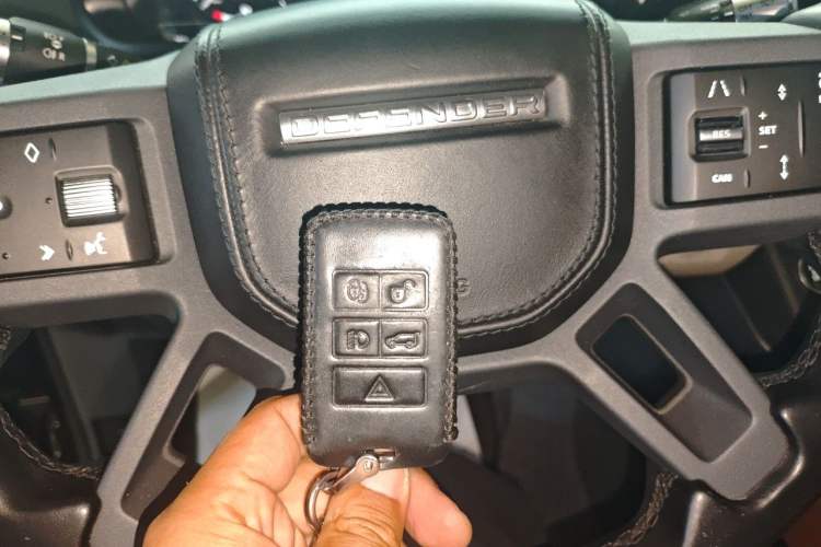 Used Land Rover Defender  Vehicle Key
