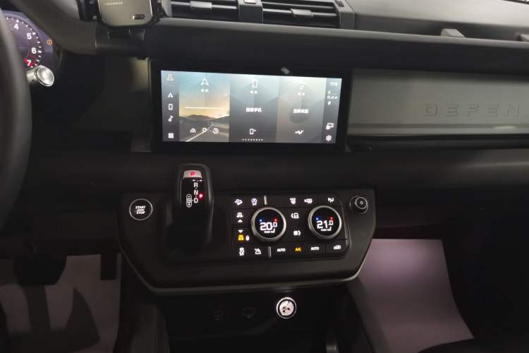 Used Land Rover Defender 2020 110 P400 SE Audio And AC Panel