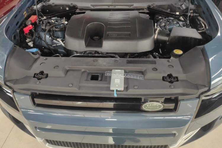 Used Land Rover Defender 2020 110 P400 Dark Special Edition Engine Bay
