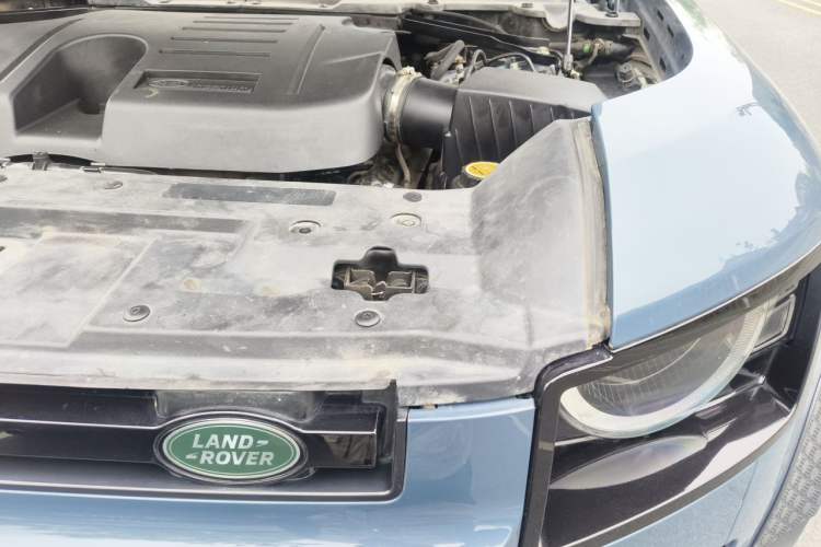 Used Land Rover Defender 2020 110 P400 Dark Special Edition Engine Bay Left