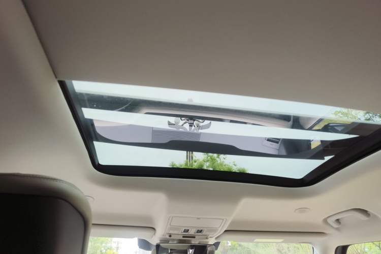 Used Land Rover Defender 2020 110 P400 Dark Special Edition Headliner