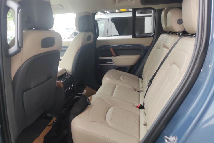 Used Land Rover Defender 2020 110 P400 Dark Special Edition Interior 4