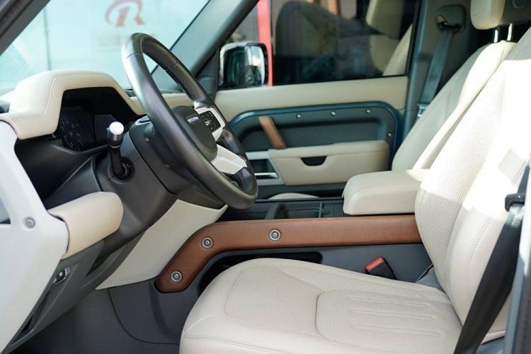 Used Land Rover Defender 2020 110 P400 HSE Interior 8