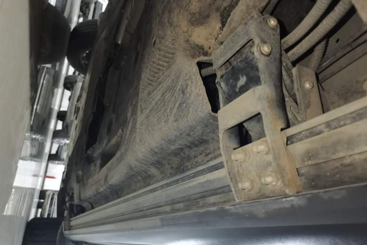Used Land Rover Defender 2020 110 P400 SE Right Side Sill