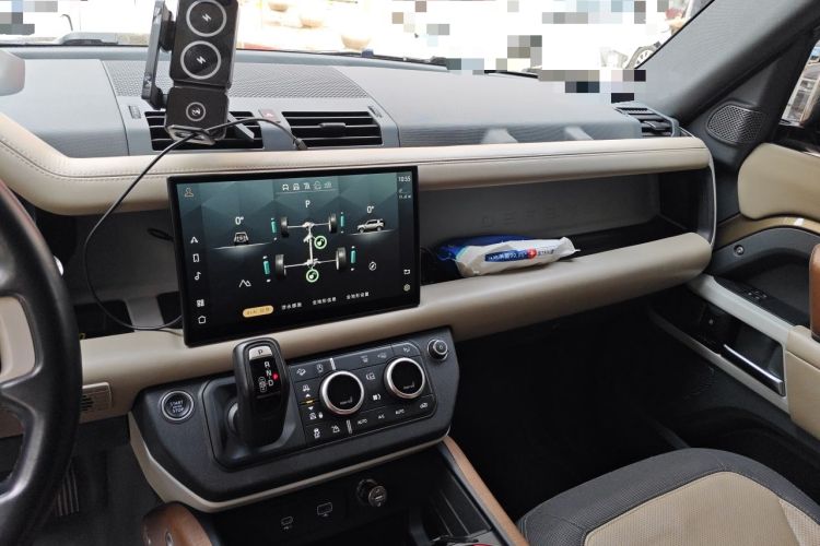 Used Land Rover Defender 2020 110 P400 HSE Audio And AC Panel