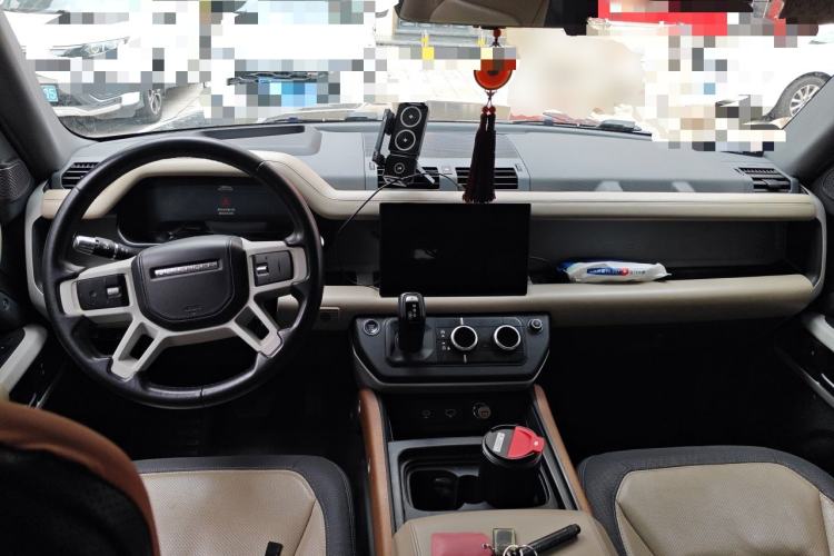Used Land Rover Defender 2020 110 P400 HSE Center Console