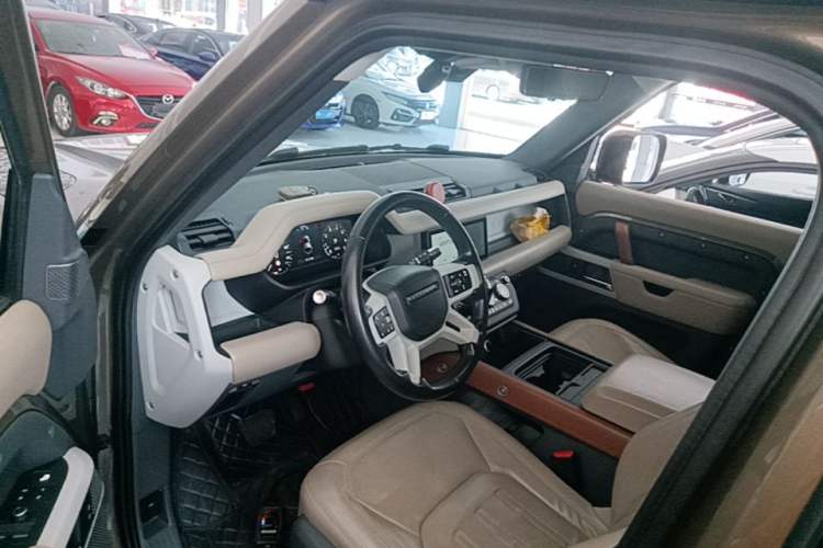 Used Land Rover Defender 2020 110 P400 HSE Driver Seat