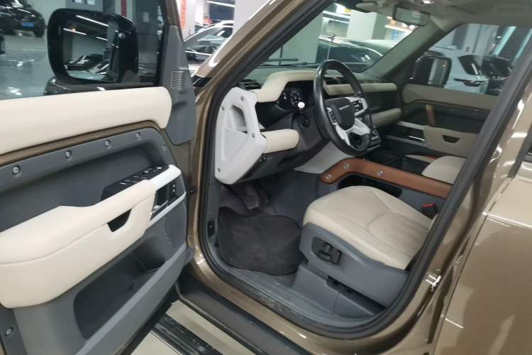 Used Land Rover Defender 2020 110 P400 SE Driver Seat
