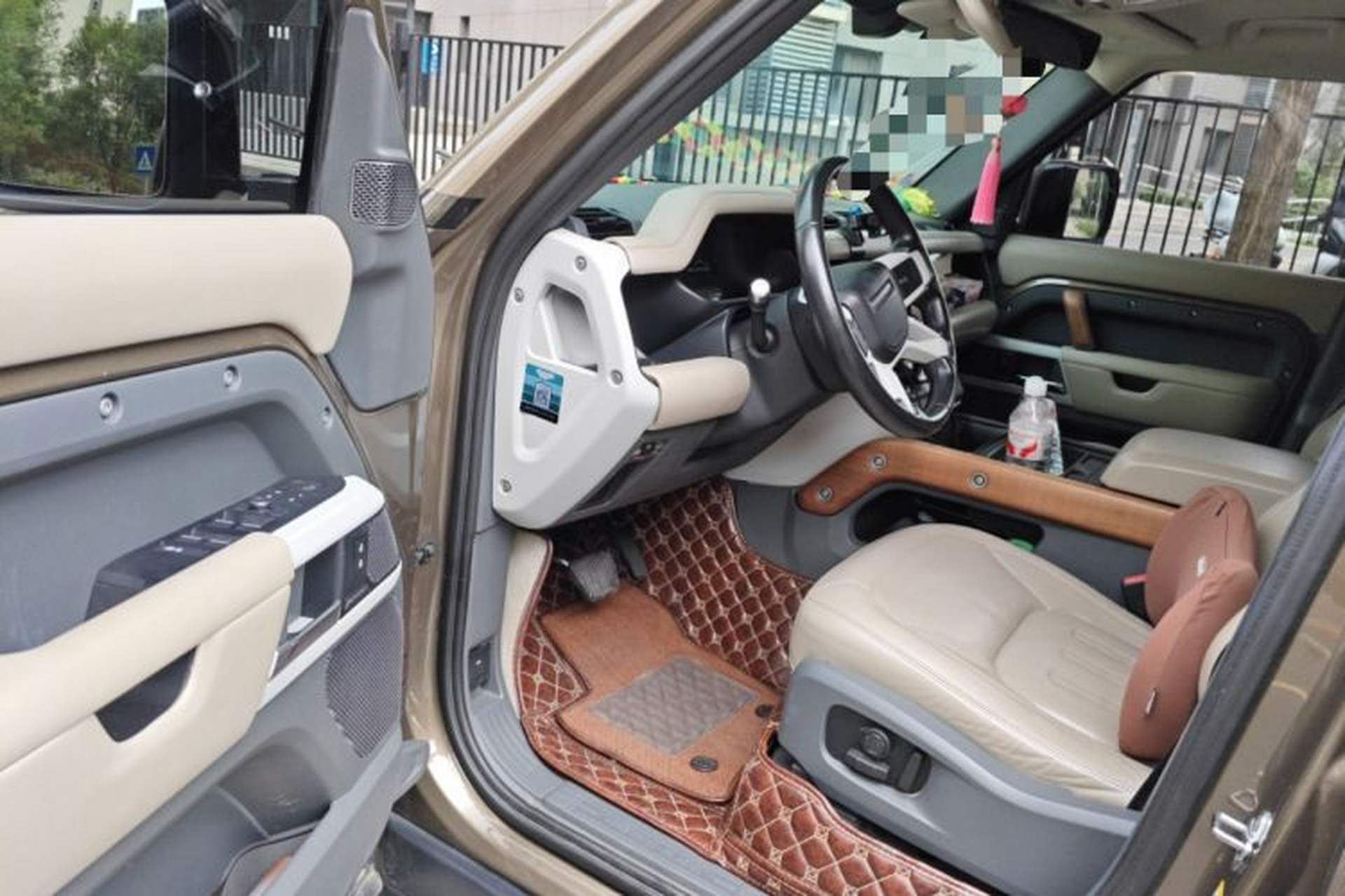 Used Land Rover Defender 2020 110 P400 HSE Driver Seat