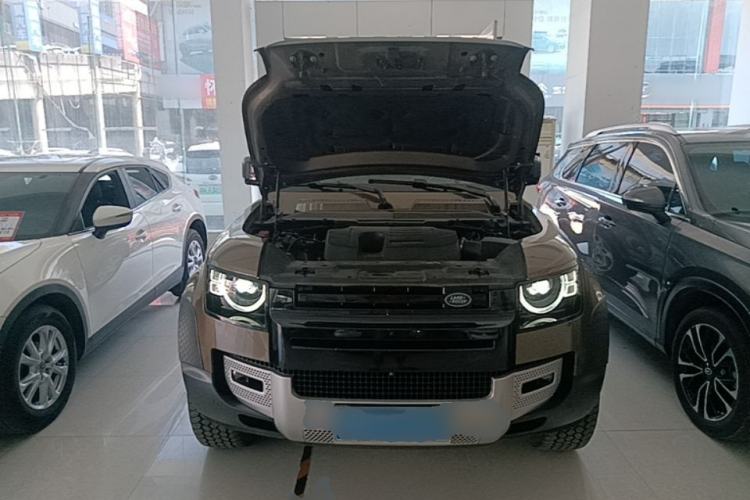 Used Land Rover Defender 2020 110 P400 HSE Engine Bay