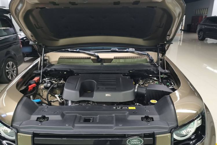 Used Land Rover Defender 2020 110 P400 HSE Engine Bay