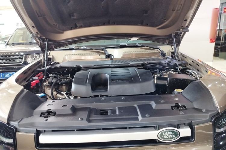 Used Land Rover Defender 2020 110 P400 SE Engine Bay