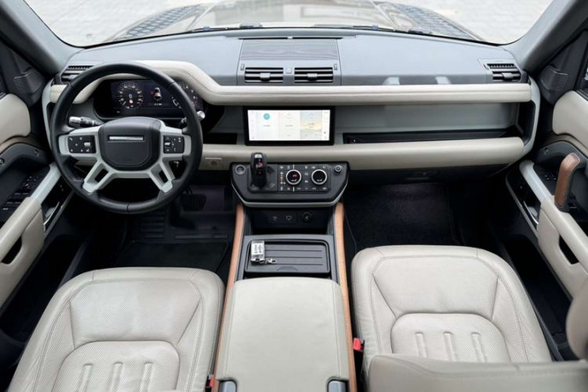 Used Land Rover Defender 2020 110 P400 HSE Exterior 2