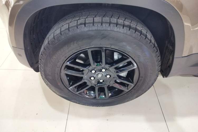Used Land Rover Defender 2020 110 P400 SE Exterior 7