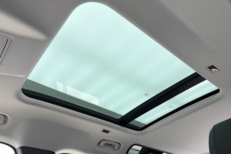 Used Land Rover Defender 2020 110 P400 HSE Headliner