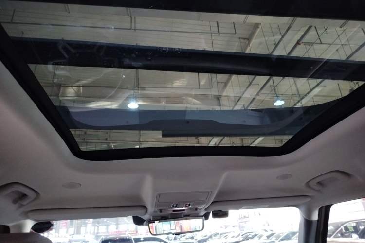 Used Land Rover Defender 2020 110 P400 SE Headliner