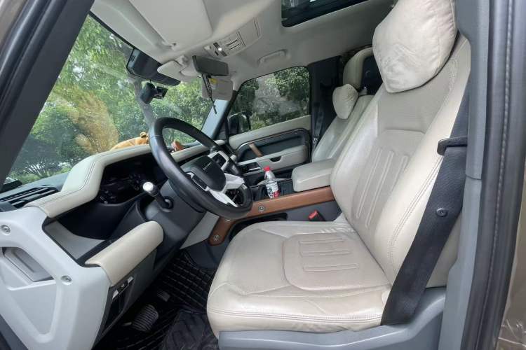Used Land Rover Defender 2020 110 P400 HSE Interior 1