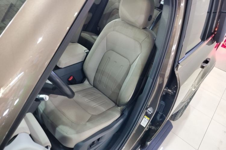 Used Land Rover Defender 2020 110 P400 SE Left Front Seat