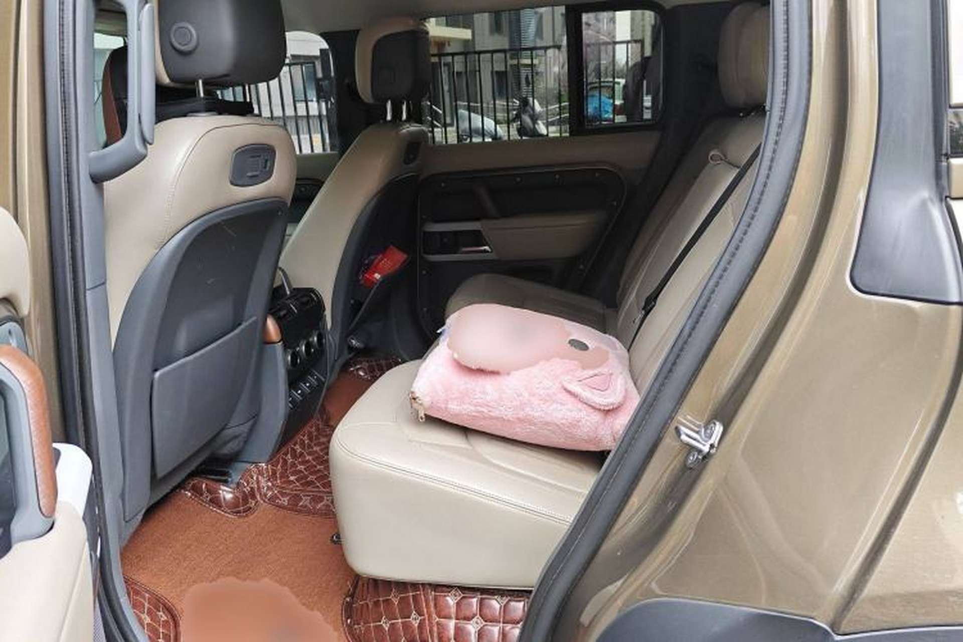 Used Land Rover Defender 2020 110 P400 HSE Left Rear Seat