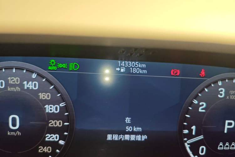 Used Land Rover Defender 2020 110 P400 SE Odometer Close Up