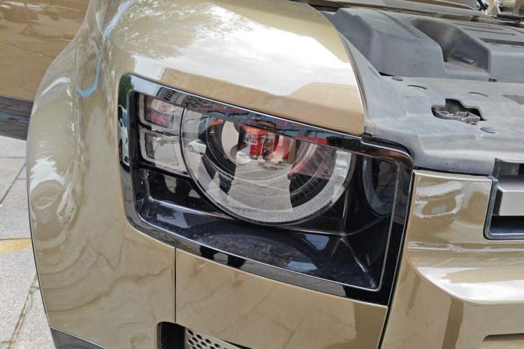 Used Land Rover Defender 2020 110 P400 HSE Right Front Headlight
