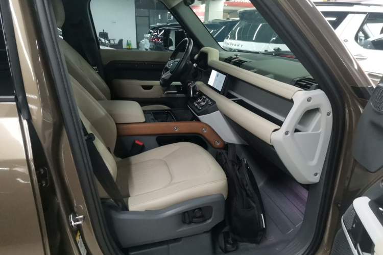 Used Land Rover Defender 2020 110 P400 SE Right Front Seat