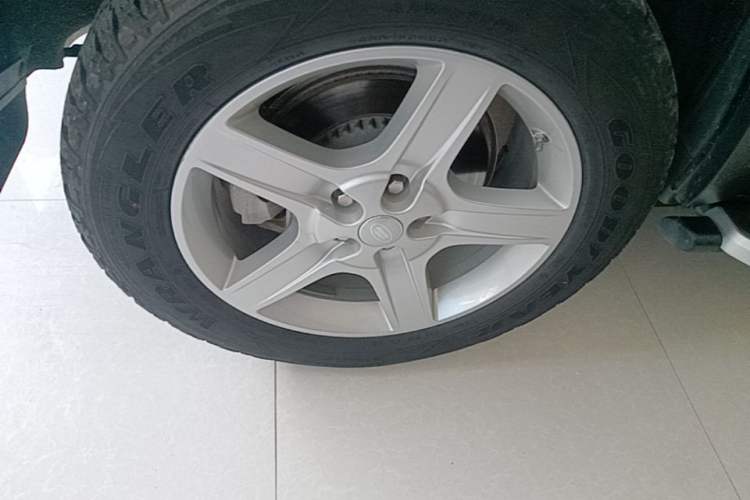 Used Land Rover Defender 2020 110 P400 HSE Right Rear Wheel Hub